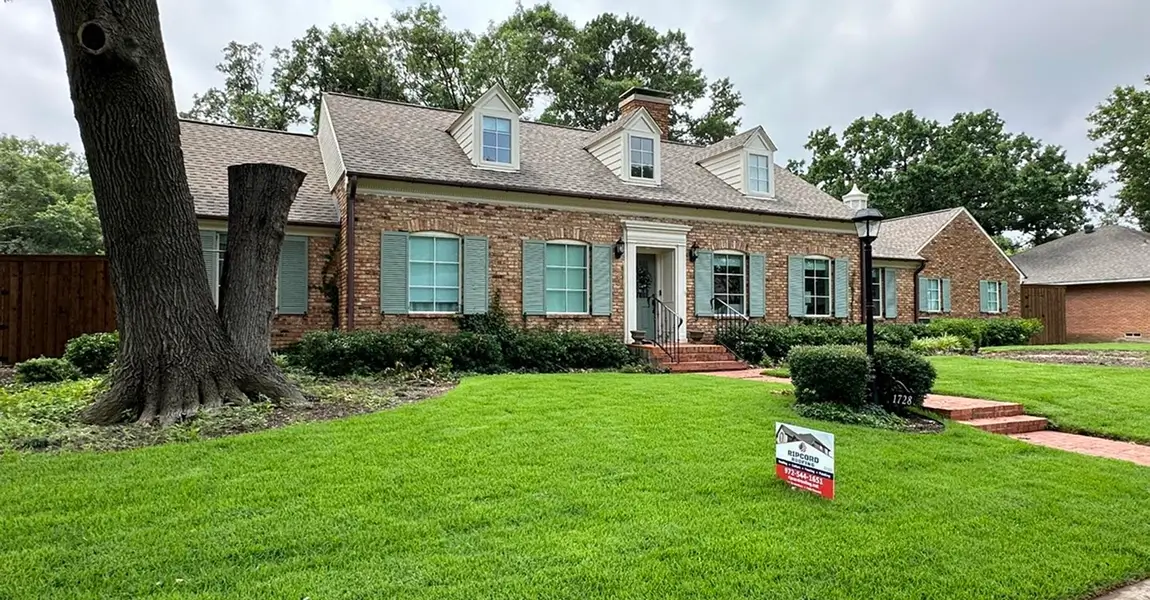 Homeowner reviewing roof insurance claims, North Dallas ,TX, with roofing contractor
